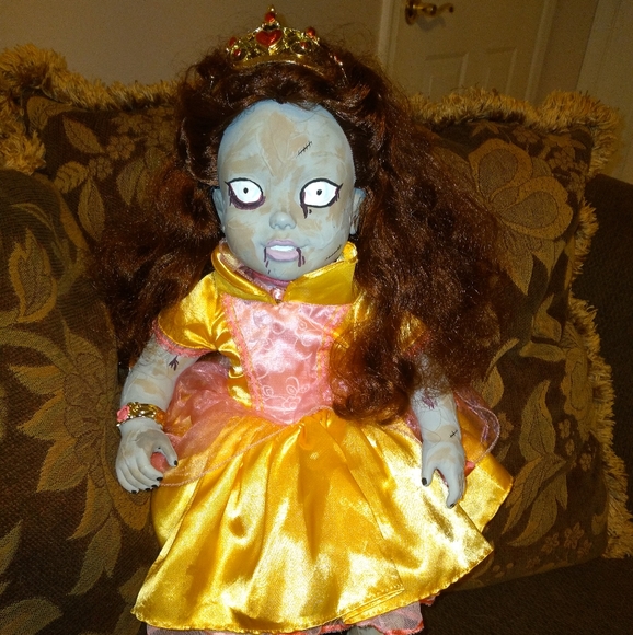 Belle as a zombie. ๐ Custom Art Doll - Picture 7 of 8
